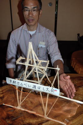 奈良安全策道の鉄塔の100分の1模型