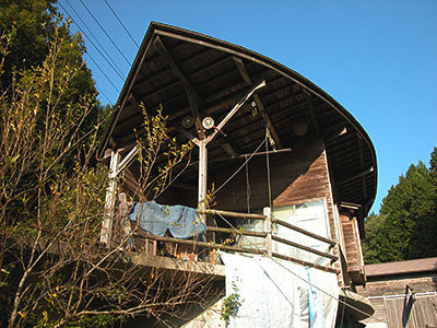 斬新な設計の河合隆三さんのアトリエ＝2015年、奈良市都祁白石町