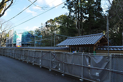 奈良公園高畑町裁判所跡地に復元中の庭園付近