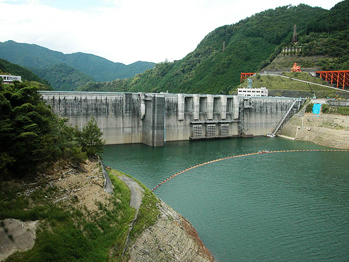 県域水道一体化の主水源、大滝ダム。奈良盆地への導水が加速している＝2021年9月16日、奈良県川上村