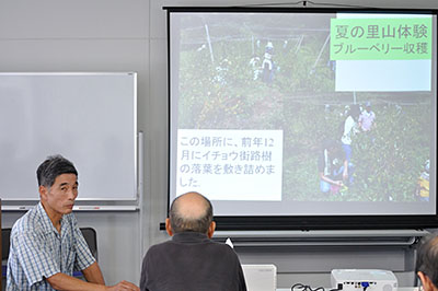 講演会「街の景観と緑」。発表しているのは環境市民ネットワーク天理理事の川波太さん