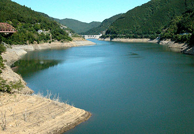 県営水道の主要水源、大滝ダム＝2017年6月、奈良県川上村